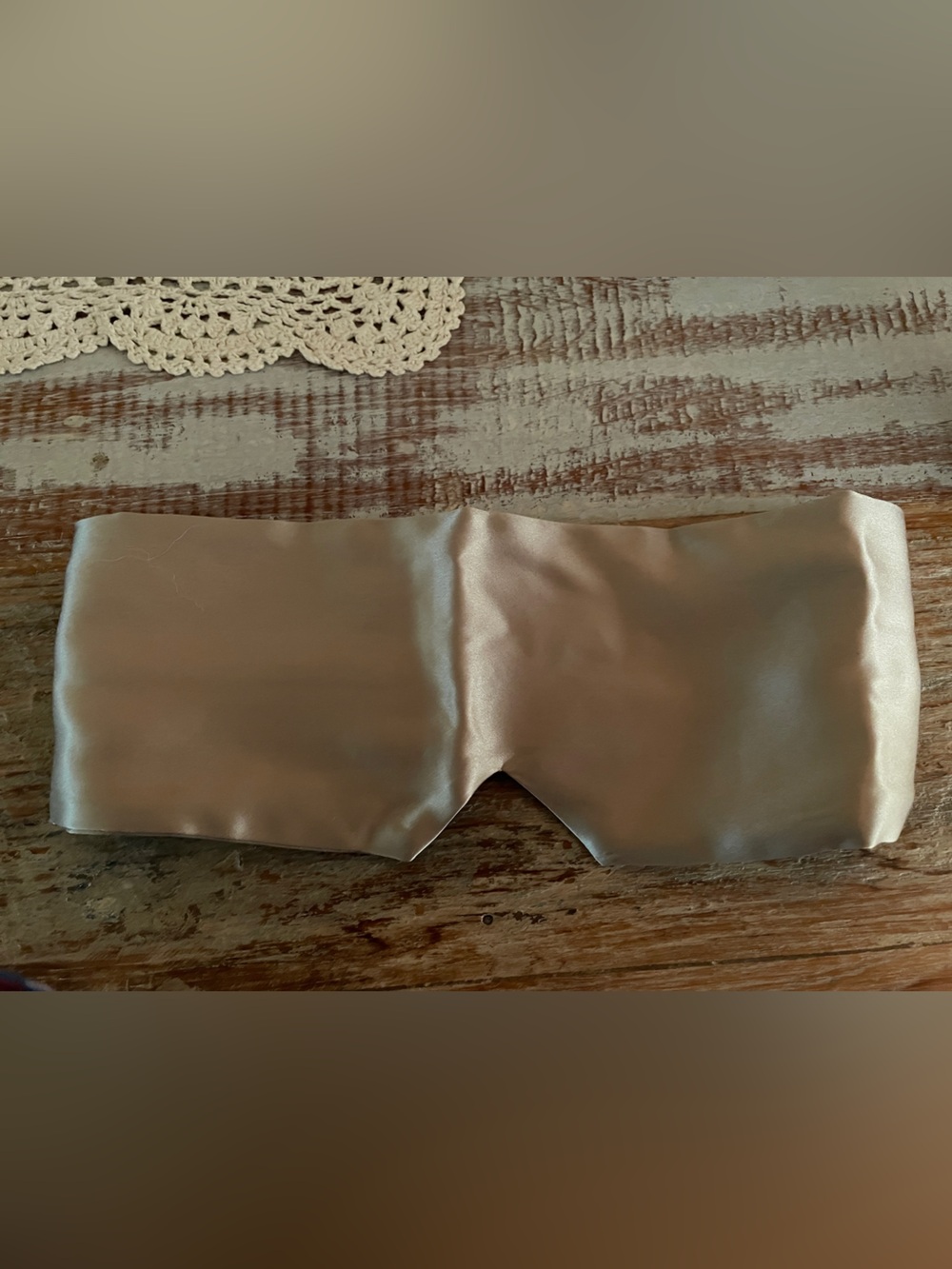 Lily Silk Sleep Mask. Champagne Beige